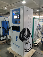 Chargeur rapide DC Bluesky Smart 30 kW pour véhicules électriques, sur pied, avec OCPP 1.6J, refroidissement par air et quadruple borne standard pour usage public extérieur