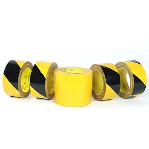 Cinta de Advertencia Antideslizante de PVC Amarillo y Negro, Impermeable, de una Sola Cara, Adhesiva, con Impresión para Escaleras - Product Image 5