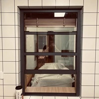 Nueva construcción, ventanas dobles de aluminio con doble acristalamiento negro