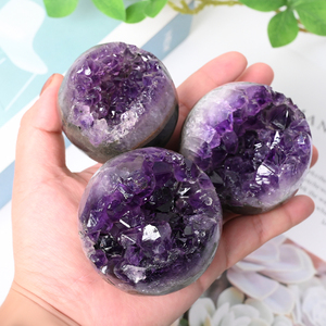 Sfera di Ametista Geode con <span class=keywords><strong>Sorriso</strong></span> Aperto, Pietre Curative di Alta Qualità, Lavorazione Artigianale Unica, Ideale come Regalo - Product Image 4