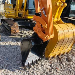 Excavadora Hidráulica de Orugas Hyundai R60W, 5.5 Toneladas, Cucharón de 0.6m, Motor Cummins, Bomba, PLC, 2022, 90% Nueva, 0-2000 Horas, para Uso Urbano - Product Image 2