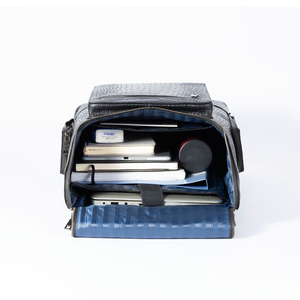 Sacs à dos d'affaires en cuir de crocodile véritable pour ordinateur portable, nouvelle mode, faible MOQ, avec panneau solaire USB pour hommes - Product Image 6