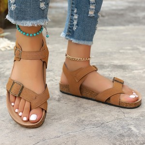 Les nouvelles <span class=keywords><strong>sandales</strong></span> à talons compensés rétro 2025 pour femmes sont des <span class=keywords><strong>sandales</strong></span> à semelles épaisses à la mode et à la mode - Product Image 2