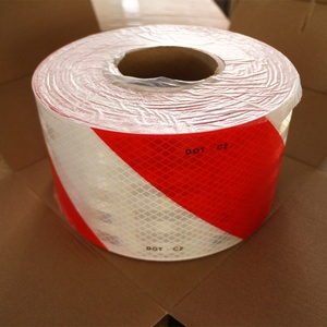 Ruban adhésif de signalisation pour véhicules rouge et blanc réfléchissant DOT-C2 10 cm pour remorque - Product Image 6
