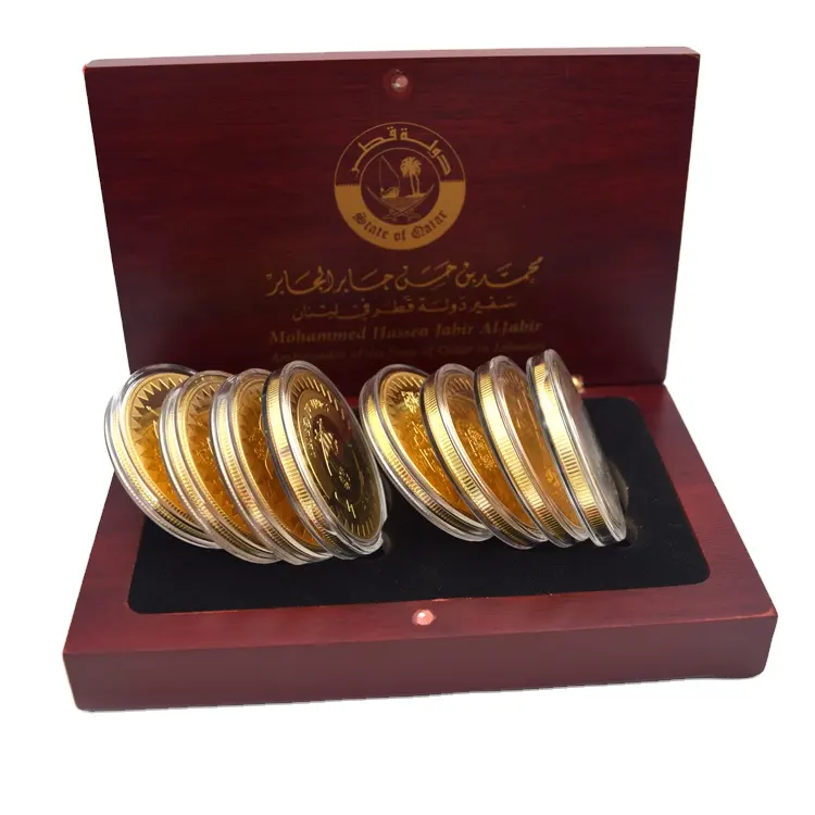 Qatar gold plated Custom coin molds souvenir with wood box