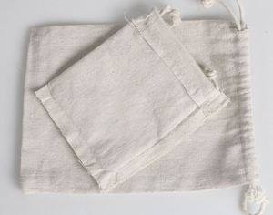 ถุงของขวัญผ้าฝ้ายแท้ 100% แบบมีเชือกผูก ปรับแต่งได้ตามต้องการ สำหรับงานแต่งงาน วันเกิด ของที่ระลึก ทุกโอกาส ถุงผ้าแคนวาสธรรมชาติ - Product Image 4