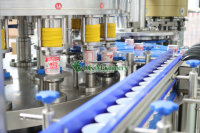 Machine complète de mise en conserve industrielle pour jus, équipement de remplissage à chaud pour canettes de boissons aux fruits