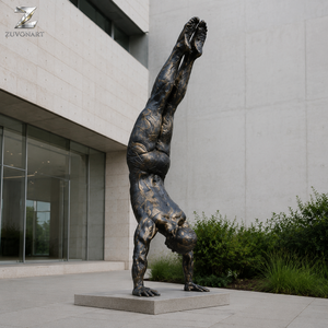 Scultura in Bronzo di Ginnasta, Statua di Figura Umana Acrobatica Fusa a Mano con Patina Anticata per Hall di Hotel, Palestre e Impianti Sportivi - Product Image 6