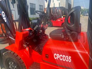 Carretilla elevadora diésel de <span class=keywords><strong>3</strong></span>,<span class=keywords><strong>5</strong></span> toneladas con mástil de <span class=keywords><strong>3</strong></span> etapas de cambio lateral 4,<span class=keywords><strong>5</strong></span> metros de altura de elevación para industrias de restaurantes - Product Image 6