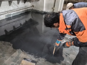 <span class=keywords><strong>Peinture</strong></span> polyurée monocomposant ou bicomposant de haute qualité, haute résistance, brossable à la main, résistante aux UV et imperméabilisante - Product Image 1