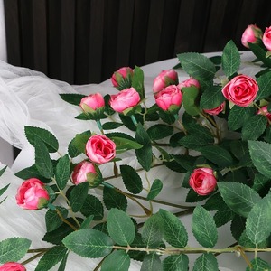 Mur de roses artificielles suspendu, guirlande de fleurs en soie plastique, plante décorative pour la maison et les mariages - Product Image 3