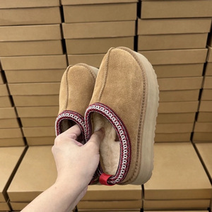 Giày bốt tuyết đế xuồng lông thú dễ thương thời trang mùa đông thương hiệu thiết kế Tasmans Uggss bán buôn năm <span class=keywords><strong>2025</strong></span> - Product Image 3