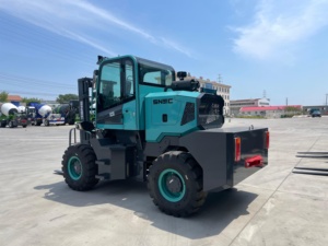 Carretilla elevadora diésel todoterreno de <span class=keywords><strong>3</strong></span>,5 toneladas: bloqueo de diferencial 4WD y espacio libre para terrenos altos - Product Image 3
