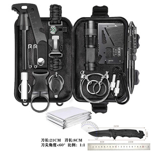 Kit d'outils de survie 13 en 1, équipement d'urgence multifonctionnel compact pour le camping, la randonnée, l'alpinisme, les fournitures de premiers secours - Product Image 2