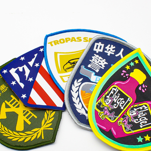 Parches de Chenilla Bordados Navideños con Lentejuelas, Ecológicos, Personalizados para Prendas, Termoadhesivos o Cosidos, Color Personalizado - Product Image 4