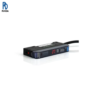 Amplificateur de fibre numérique à sortie NPN Keyence FS-V11 pour système de détection de composants électroniques - Product Image 1