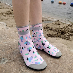 <span class=keywords><strong>Scarpe</strong></span> <span class=keywords><strong>da</strong></span> spiaggia per bambini <span class=keywords><strong>antiscivolo</strong></span> e Anti-taglio per nuoto e immersioni <span class=keywords><strong>scarpe</strong></span> <span class=keywords><strong>da</strong></span> <span class=keywords><strong>mare</strong></span> per bambini - Product Image 1