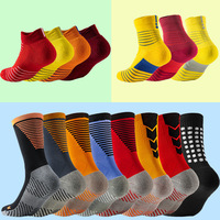 Chaussettes de sport professionnelles en tricot antidérapantes pour adultes, idéales pour la course, le football et le basketball
