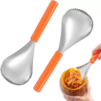 Roestvrijstalen gekarteld pompoenschepje met kunststof handvat, zaadverwijderaar voor Halloween-snijwerk en het serveren van ijs.