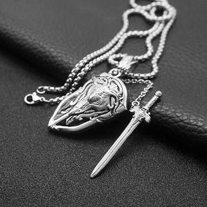 Ciondolo Scudo Vichingo con Totem di Leone, Amuleto Vintage Placcato Oro 18k in Acciaio Inossidabile, Gioielli di Moda Raffinati, Collane per Uomo, Vendita all'Ingrosso - Product Image 2