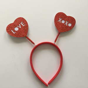 عصابة رأس على شكل قلب مزينة بالريش اللامع لعيد الحب للنساء - إكسسوارات شعر أنيقة للحفلات التنكرية وحفلات الزفاف - Product Image 4
