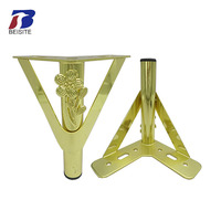 Pieds de meubles en fer chromé doré pour canapés et armoires - Design moderne, forme triangulaire, utilisation en cuisine et salon, qualité hôtelière