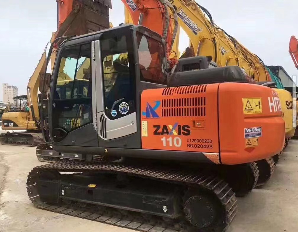 コンプレッサー Hitachi 110 - Reliable Construction and Diggers for Sale