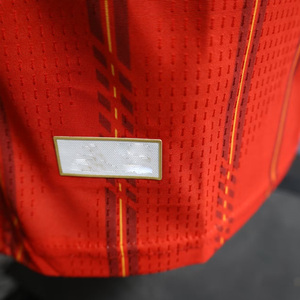 Uniformes de Fútbol Personalizados al por Mayor OEM y ODM, Camiseta de Fútbol Japonesa 2026, Transpirable, de Secado Rápido, con Estampado Tailandés - Product Image 2