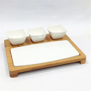 定制标志现代餐厅瓷奶酪板供应甜点小吃盘和带竹托盘的酱菜