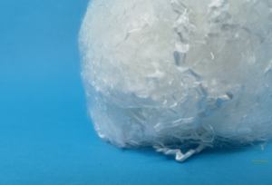 Fibra cortada <span class=keywords><strong>de</strong></span> poliéster virgen <span class=keywords><strong>de</strong></span> baja fusión 2D <span class=keywords><strong>de</strong></span> 51mm <span class=keywords><strong>para</strong></span> <span class=keywords><strong>relleno</strong></span> del fabricante <span class=keywords><strong>de</strong></span> China - Product Image 6