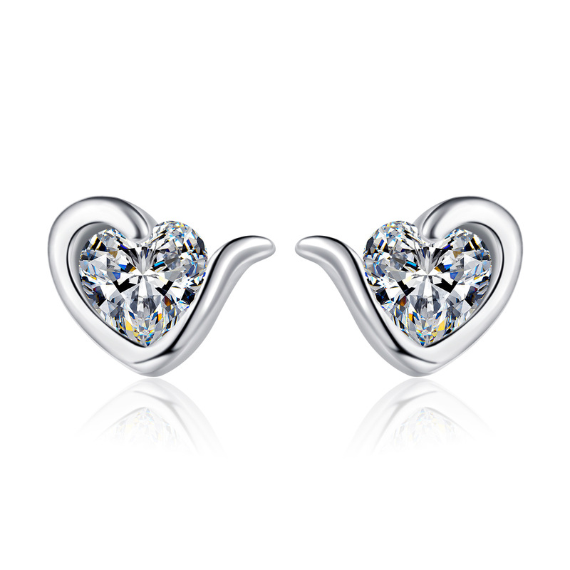 Classic Six Claw Brilliant Cut Genuine