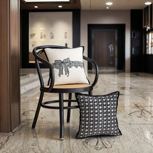 Cojín decorativo <span class=keywords><strong>para</strong></span> exteriores cuadrado negro de alta calidad, modelo de Hotel de lujo, cama de noche, cojín de espuma, estilo ligero de lujo - Product Image 3