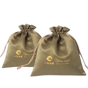 Sac de rangement en tissu de soie noire, sac cadeau à cordon, sacs en satin pour vêtements - Product Image 4