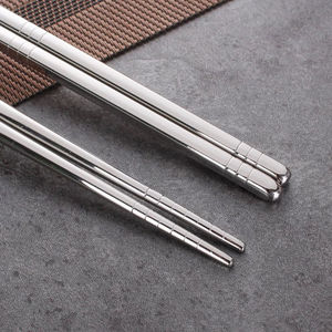 304 Stainless Steel Chopsticks Thickened Square Anti Slip For Adults And Children 22cm 19cm Food Grade <b>Microwave</b> Oven Safe - Product Image 3