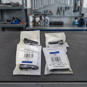 Kit de service TPMS Ford NEUF de 5 pièces, comprenant des capuchons de valve de pneu, numéros de pièce 17-20008 et 9L3Z-1700A - Product Image 2