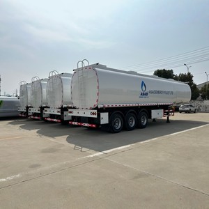 Remolque Cisterna de Combustible de 50000L, 3 Ejes, Semirremolque Cisterna para Líquidos Peligrosos y Mercancías Peligrosas - Product Image 4