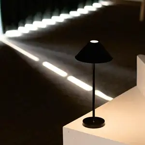2024プレミアムラグジュアリーテーブルランプ傘型ホテルレストランバー読書灯ベッドサイドデスクライト北欧コードレステーブルライト