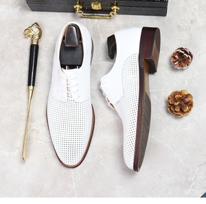 Mocasines de Vestir para Hombre, de Cuero Genuino, Impermeables, Antideslizantes, Ligeros, con Diseño Floral, para Oficina y Carrera Profesional, Cerrados y Fáciles de Poner - Product Image 3