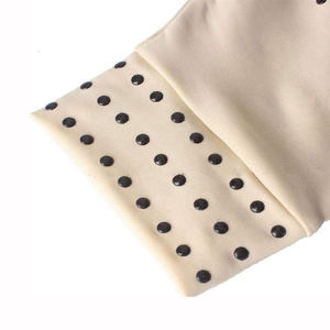 Guantes Magnéticos Antideslizantes con Puntos para Alivio del Dolor de Manos por Artritis, Compresión, Terapia Reumatoide, Guantes sin Dedos para Trabajar - Product Image 5