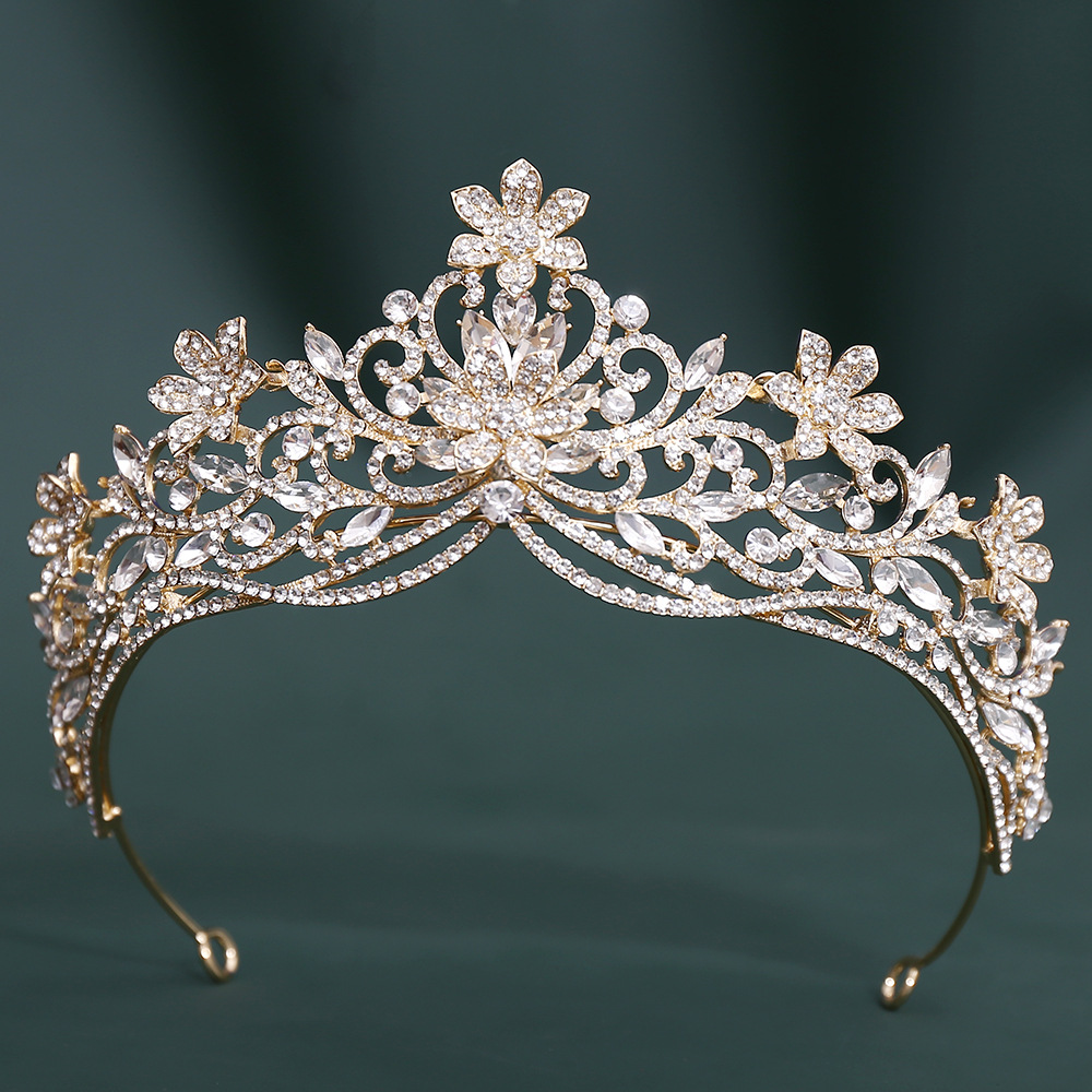 Modèle Kc en or et diamants blancs