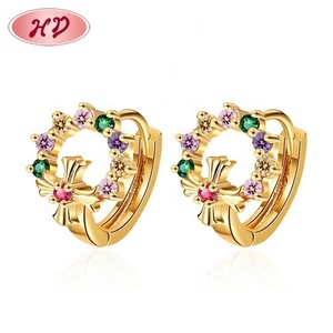 Pendientes Huggie de Zirconia Chapados en Oro de 18K para Niños, de Aleación de Cobre, Modernos, para Uso Diario y Nocturno - Product Image 1