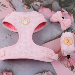Arnés de diseño de lujo personalizado <span class=keywords><strong>para</strong></span> cachorros, recién llegados, accesorios <span class=keywords><strong>para</strong></span> mascotas, flor, Color rosa, pajarita bonita, collar de correa, <span class=keywords><strong>chaleco</strong></span> <span class=keywords><strong>para</strong></span> perros pequeños - Product Image 1