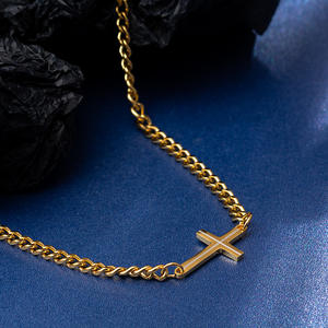 Le nouveau <span class=keywords><strong>collier</strong></span> <span class=keywords><strong>Shein</strong></span> 2024, chaîne latérale, pull polyvalent, pendentif en acier titane croisé pour couples - Product Image 3