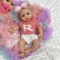 12 Zoll Silikon Reborn Baby mit Dunkler Haut, Implantierten Haaren, Lehrreiches Spielzeug, Geburtstagsüberraschung, Lebensechte Puppe mit Offenem Mund