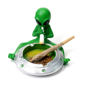 ชุดที่เขี่ยบุหรี่ลายการ์ตูนสุดสร้างสรรค์มีลักษณะเฉพาะตัวจานบินที่เขี่ยบุหรี่ยางเรซิน - Product Image 6