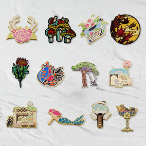 Grossiste Épinglette en métal émaillé avec logo personnalisé Épingle de revers en émail dur pour décoration de vêtements Épingle à badge - Product Image 1