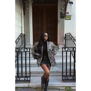 Veste bomber décontractée à imprimé léopard pour l'automne/hiver, fermeture éclair, style bomber, fonctionnalité détachable, taille XL, tissu en cuir polyester/coton - Product Image 5