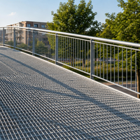 Grille métallique en acier, pas de barre transversale 100 mm, barre transversale 10 mm, galvanisée et thermolaquée, durable, argent/noir, pour autoroute et parking, CE ISO 9001