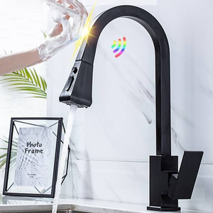 Robinet de cuisine à capteur tactile intelligent en laiton de luxe avec LED 3 voies robinet d'économie d'eau mitigeurs chauds et froids - Product Image 1