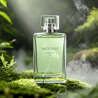 Verre carré transparent 50ml 100ml bouteille de parfum couvercle de luxe prend en charge les bouteilles de pulvérisation de parfum de luxe de couleur de couvercle personnalisé